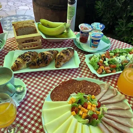 Guest house Padre 3*